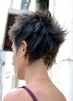 cieniowane fryzury krótkie - uczesanie damskie z włosów krótkich cieniowanych zdjęcie numer 100B